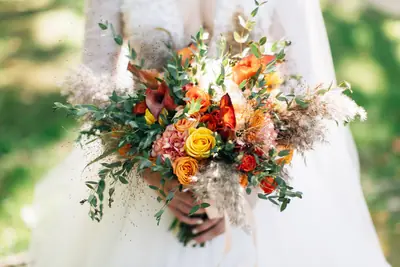 Hudson Valley Wedding Flowers: What Is Actually in Season